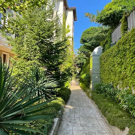 Vesi комплекс Artur アパート *